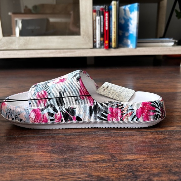 Mudd, Women Slides - Picture 6 of 10